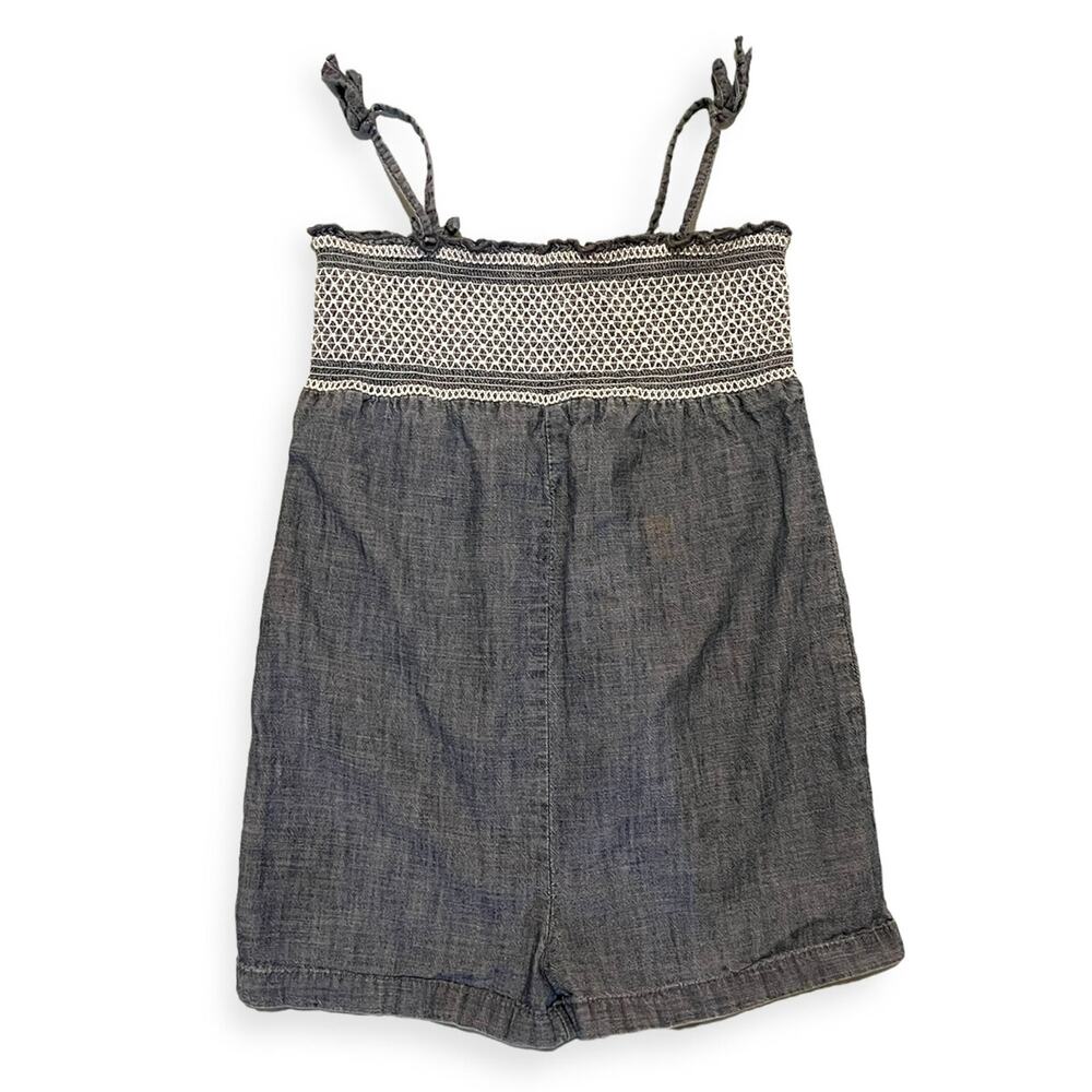 Gap VGUC Smocked Chambray Romper. Size 5